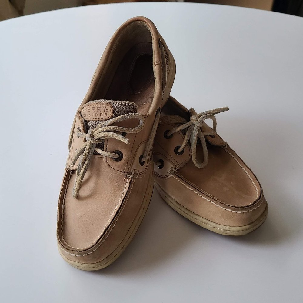 Tan/ Beige Size 9 Sperry Shoes